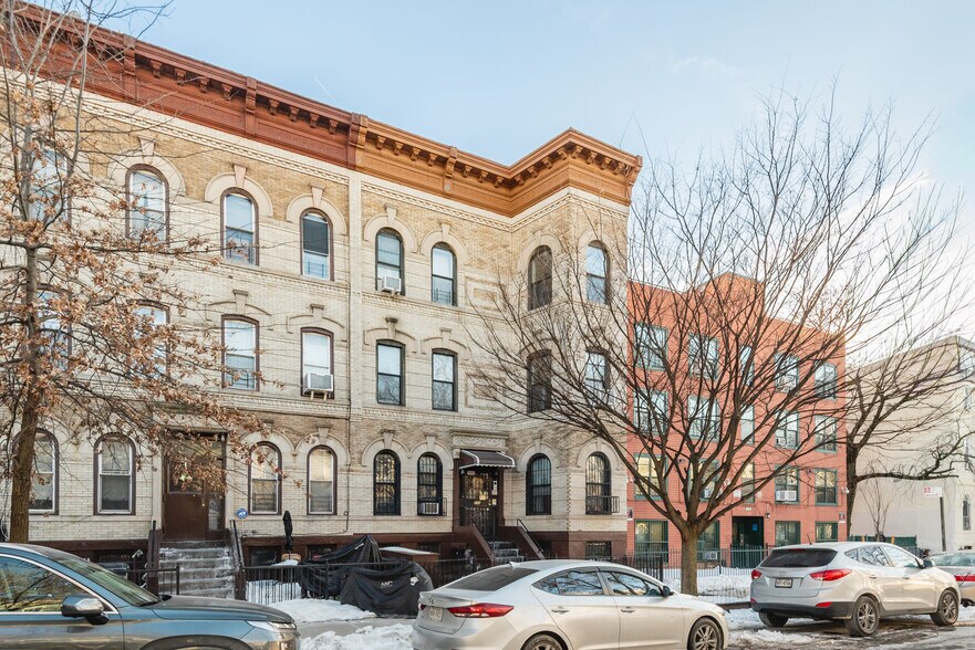 More Photos Of 898 Hancock St, Brooklyn Apartments For Sale