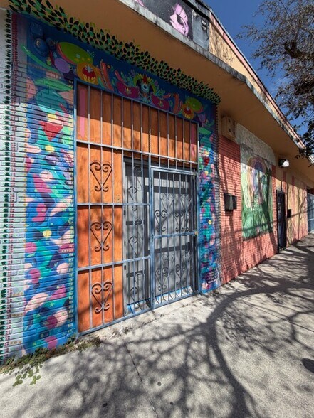 More Photos Of 591-599 NW 71st St, Miami Warehouse For Lease