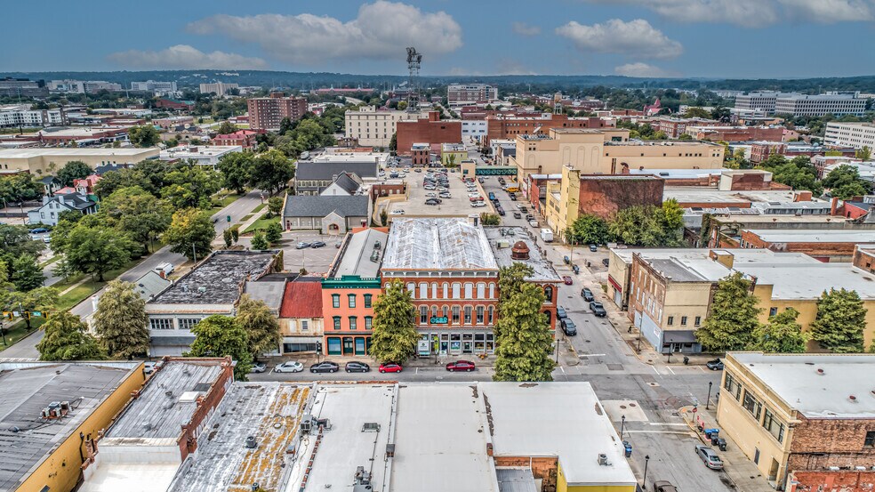 More Photos Of 305 8th St, Augusta Freestanding For Lease