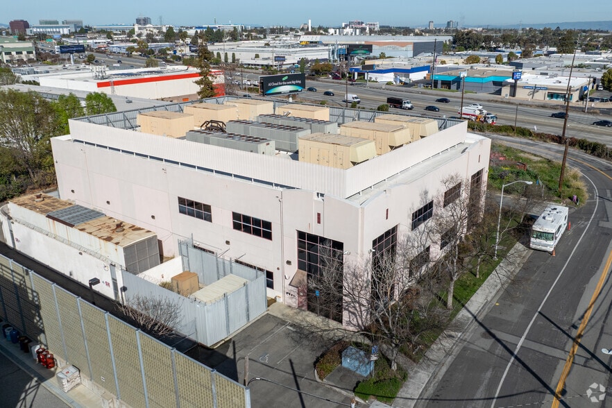 More Photos Of 870 Duane Ave, Santa Clara Industrial For Sale