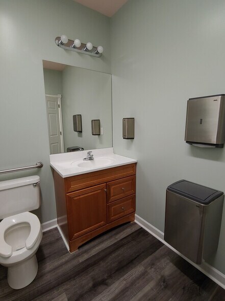 More Photos Of 2380 Hickswood Rd, High Point Medical For Sale