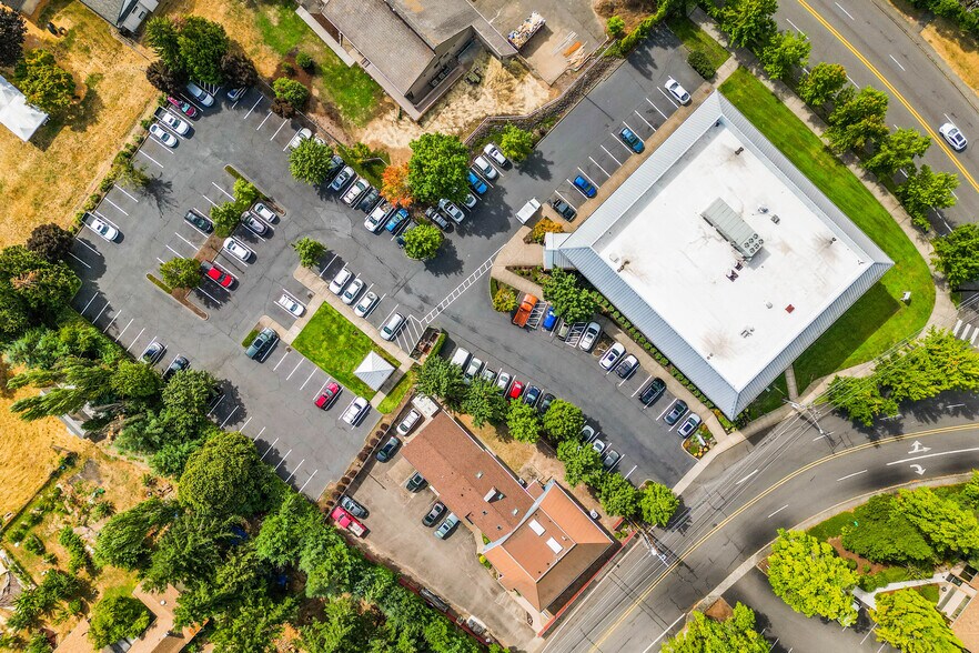 More Photos Of 6902 SE Lake Rd, Milwaukie Medical For Lease