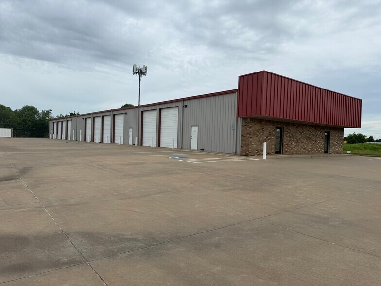 Primary Photo Of 9011 Polaris Dr, Oklahoma City Distribution For Lease
