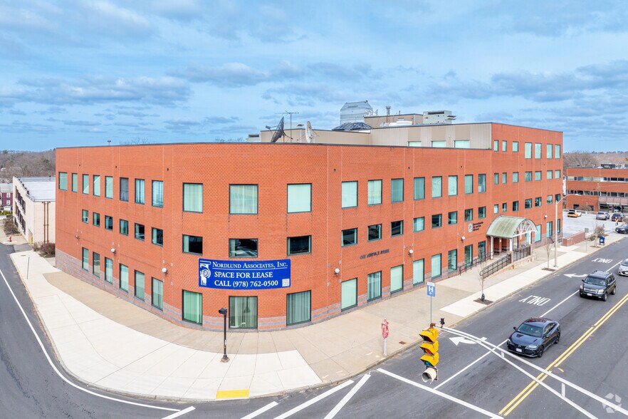 More Photos Of 1 Montvale Ave, Stoneham Medical For Lease