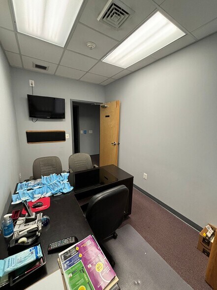 More Photos Of 1949 Devereaux Ave, Philadelphia Medical For Lease