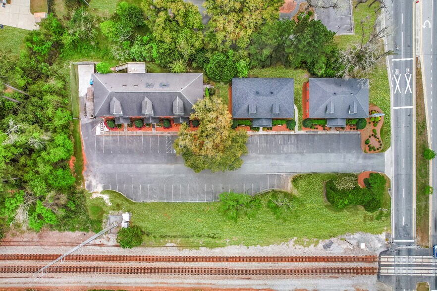 More Photos Of 10375 Ford Ave, Richmond Hill Office For Sale