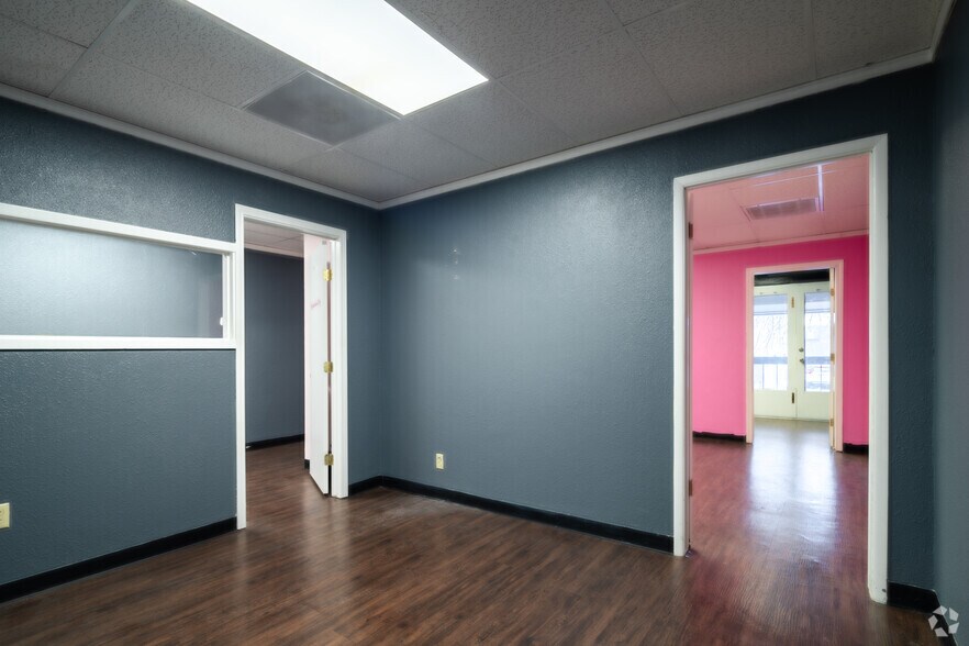 More Photos Of 6323 Sovereign Dr, San Antonio Office For Sale