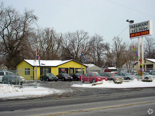 Primary Photo Of 784 Cesar E Chavez Ave, Pontiac Auto Dealership For Lease