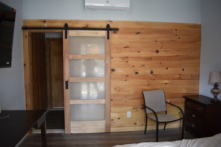 More Photos Of , Tannersville General Retail For Sale