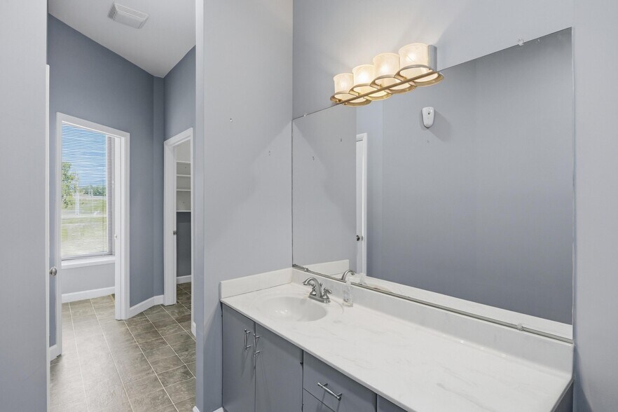 More Photos Of 2401 Broad Street, Chattanooga Office For Sale