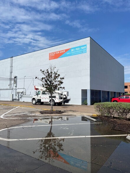 Primary Photo Of 3502 Bissonnet St, Houston Warehouse For Lease