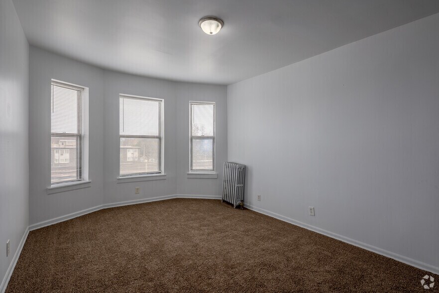 More Photos Of 330 N Pine Ave, Chicago Apartments For Sale