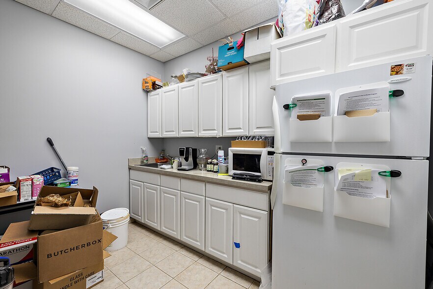 More Photos Of 42560 Van Dyke Ave, Sterling Heights Medical For Lease