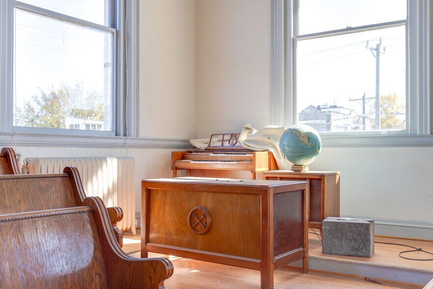 More Photos Of 520 N 25th St, Richmond Lodge Meeting Hall For Sale