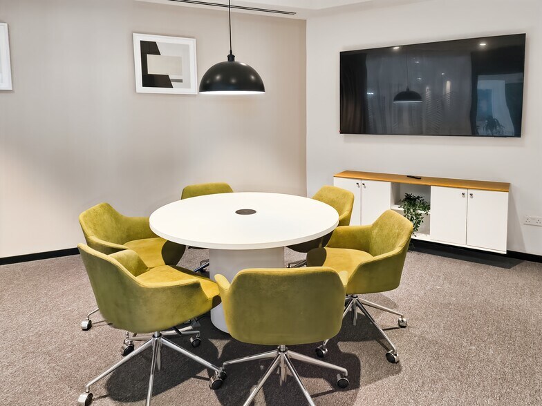 More Photos Of 385 Palm Coast Pky SW, Palm Coast Coworking Space