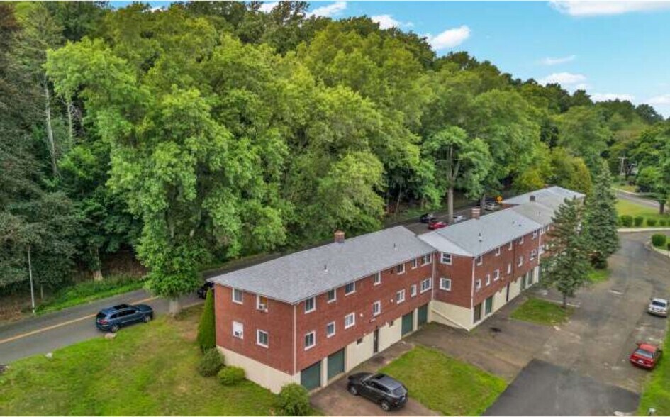 More Photos Of 233 Park Rd, Hamden Multifamily For Sale