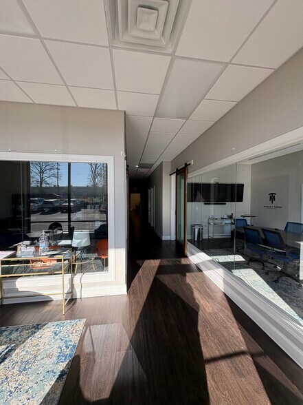 More Photos Of 8101 Hacks Cross Rd, Olive Branch Unknown For Lease