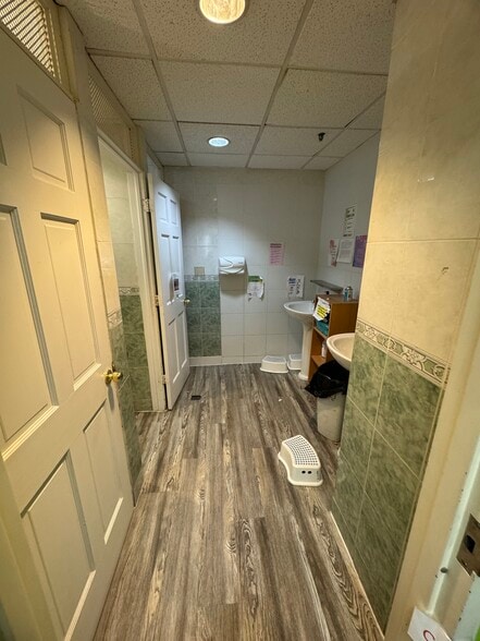 More Photos Of 2258-2260 Third Ave, New York Office Residential For Lease