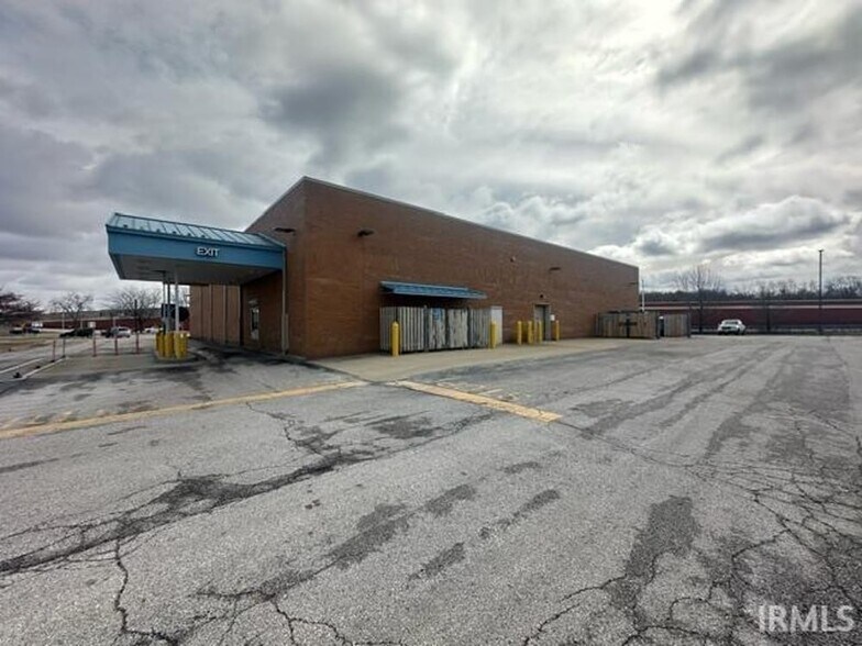 More Photos Of 25 Bills Blvd, Martinsville Drugstore For Lease