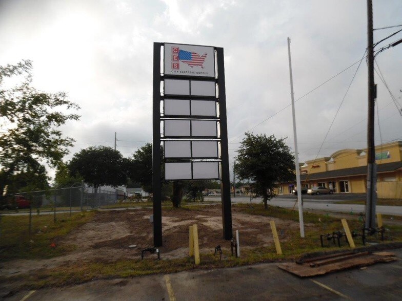 More Photos Of 329 Parkridge Ave, Orange Park Warehouse For Lease