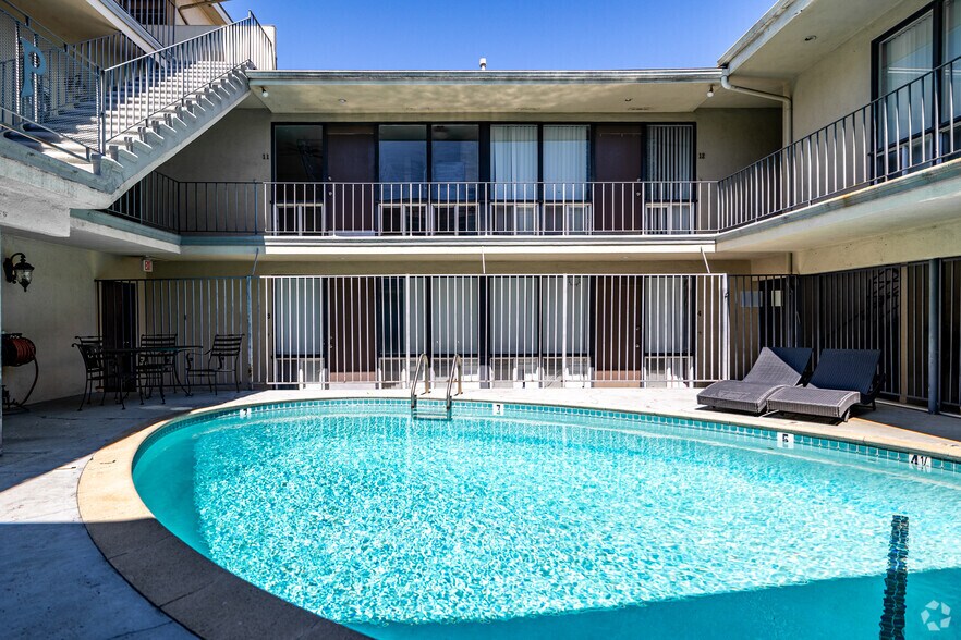 More Photos Of 125 Ximeno Ave, Long Beach Apartments For Sale