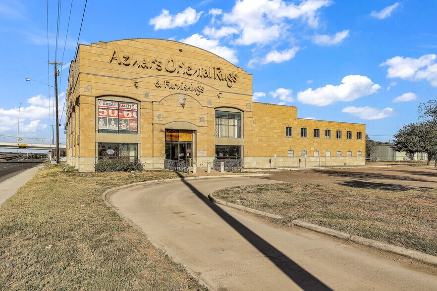 More Photos Of 1324 W Expressway 83, McAllen Freestanding For Sale