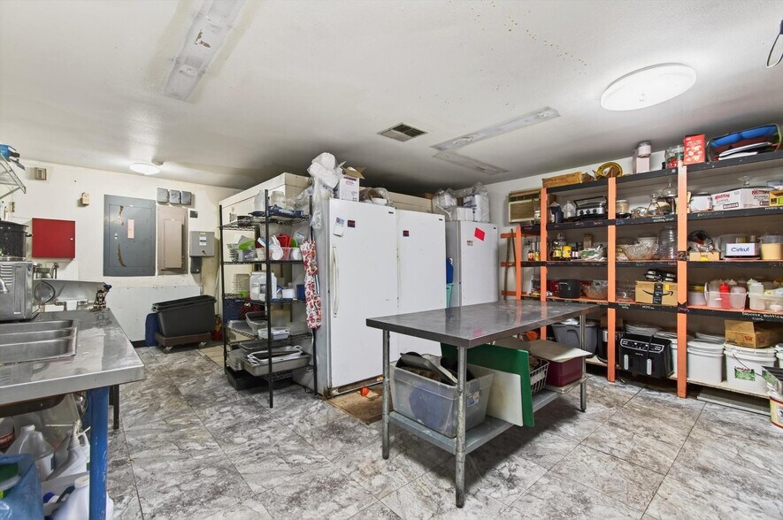 More Photos Of 50316 Columbia River Hwy, Scappoose Restaurant For Sale