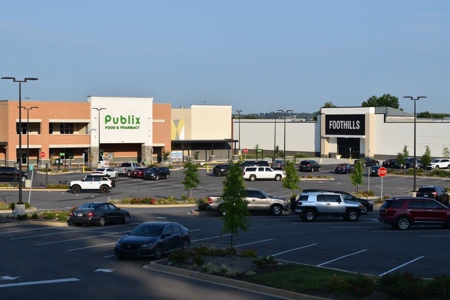 More Photos Of 197 Foothills Mall, Maryville Unknown For Lease