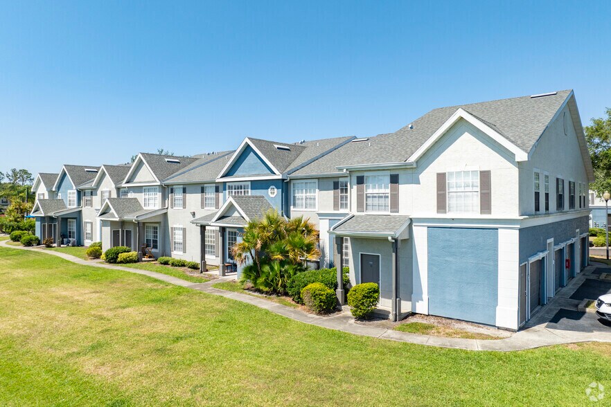 Primary Photo Of 2211 Grand Isle Dr, Brandon Apartments For Sale