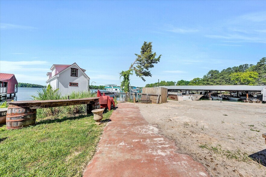 More Photos Of 3619 Airport Rd, Moneta Marina For Sale