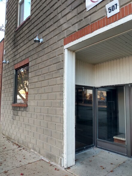 More Photos Of 507 N Center St, Bloomington Storefront Retail Office For Lease