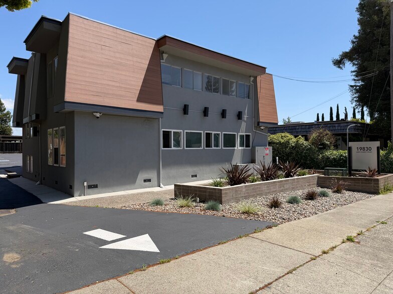 More Photos Of 19830 Lake Chabot Rd, Castro Valley Medical For Lease