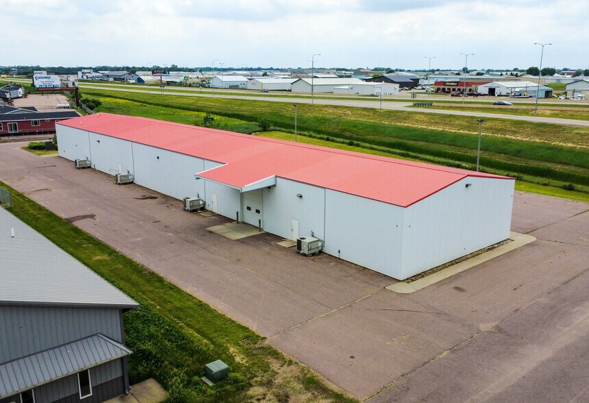 More Photos Of 47054 104th St, Sioux Falls Warehouse For Lease
