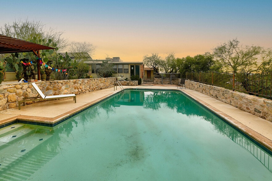 More Photos Of 2751 N Soldier Trl, Tucson Specialty For Sale