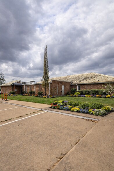 Primary Photo Of 1739 13th St, Hempstead Medical For Sale