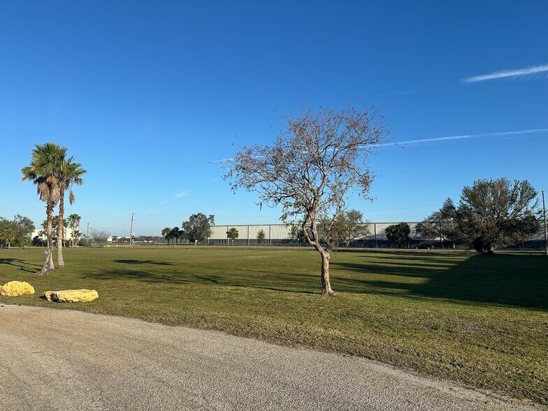 More Photos Of 2105 S Dock St, Palmetto Food Processing For Sale