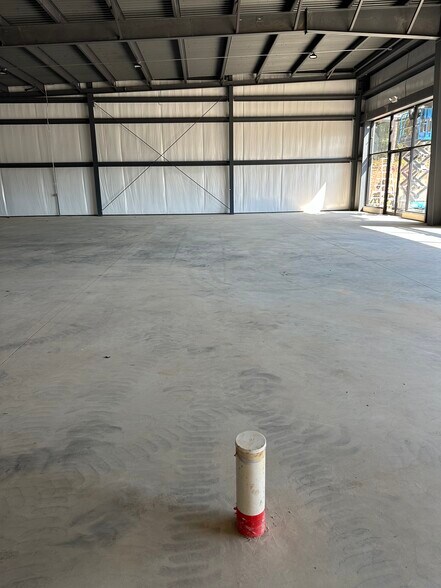 More Photos Of 2533 S Waterworks Rd, Buford General Retail For Sale