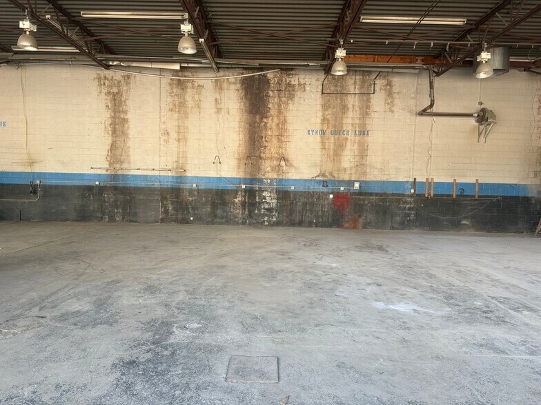 More Photos Of 691 Scranton Carbondale Hwy, Eynon Auto Repair For Sale