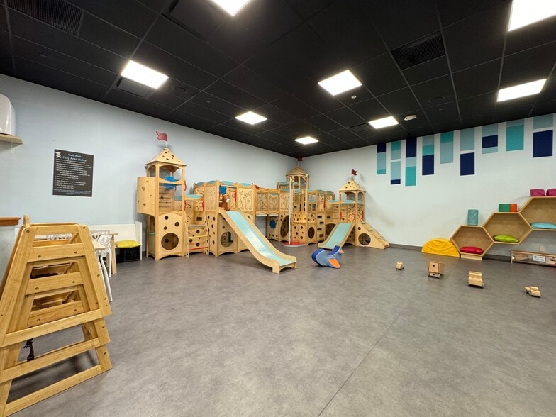 More Photos Of 5 Broad St, Stamford Fast Food For Lease