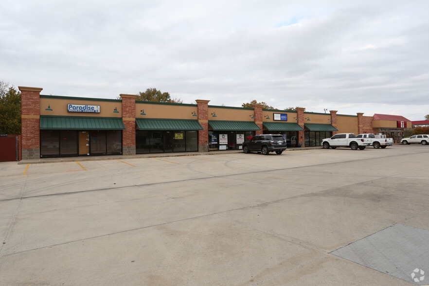 Primary Photo Of 1103-1123 E Constitution St, Norman Freestanding For Lease