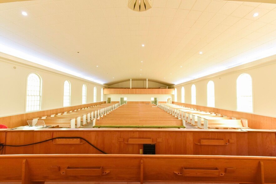 More Photos Of 3901 Raeford Rd, Fayetteville Religious Facility For Lease