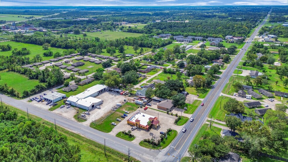 More Photos Of 901 W Clayton St, Dayton Restaurant For Lease