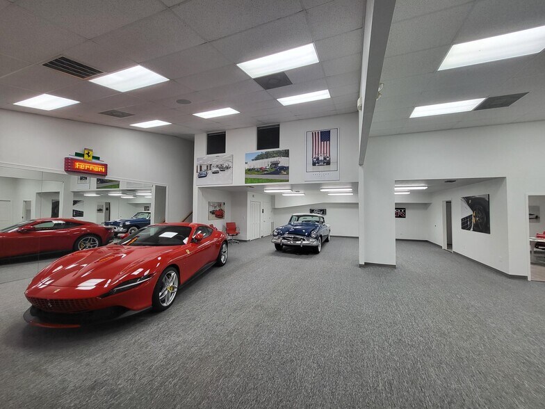 More Photos Of 5567 Taylor Rd, Naples Warehouse For Lease