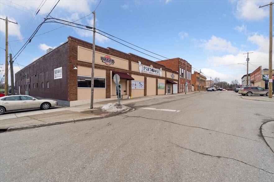 More Photos Of 142 N Saginaw St, Chesaning Bowling Alley For Sale