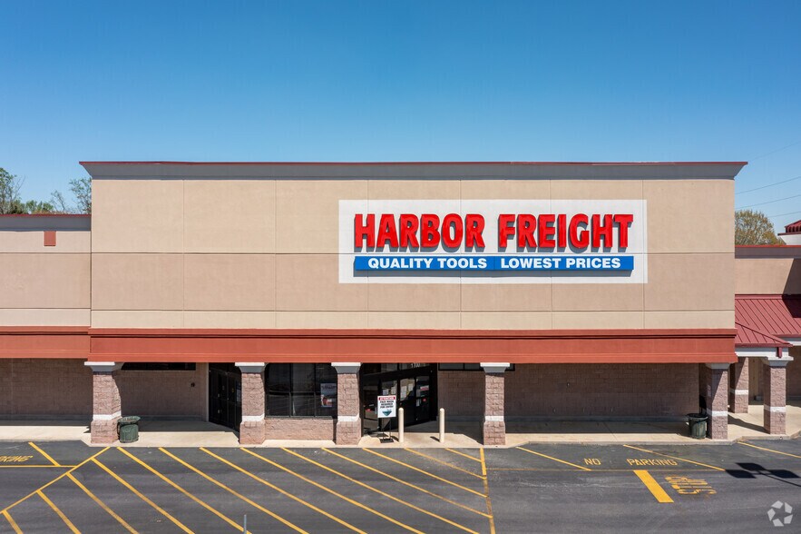 More Photos Of 1700 Eatonton Rd, Madison Storefront For Sale