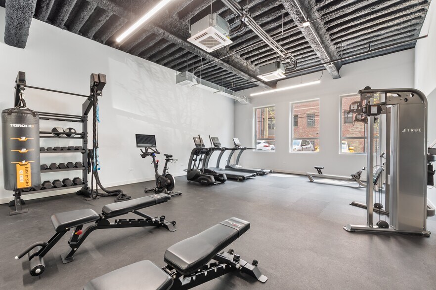 More Photos Of 4501 N Sheridan Rd, Chicago Apartments For Lease
