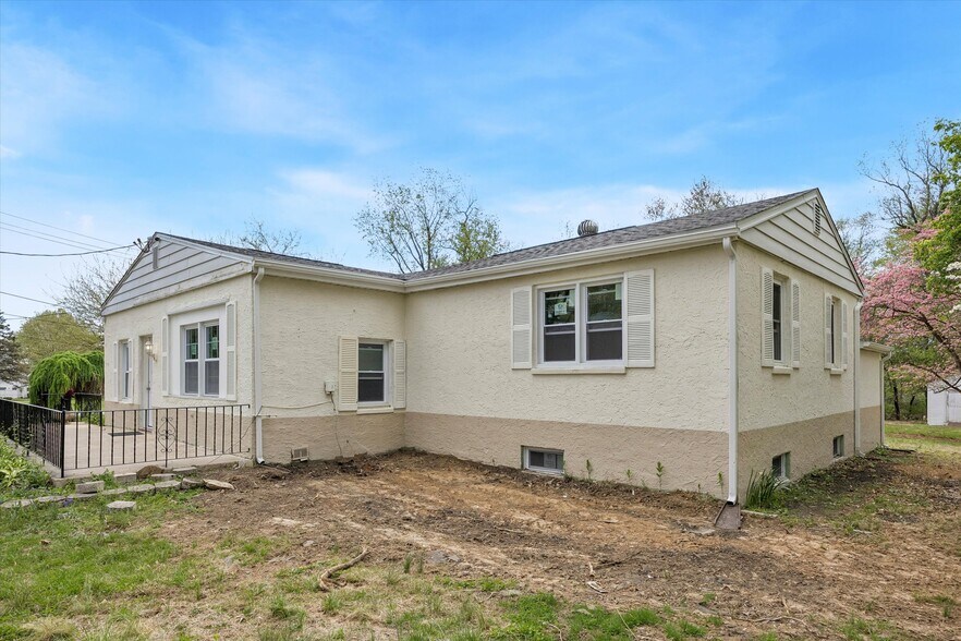 More Photos Of 102 Bristol Oxford Valley Rd, Langhorne Specialty For Lease