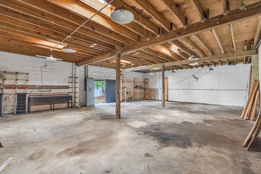 More Photos Of 1425 Walnut St, Jacksonville Freestanding For Sale