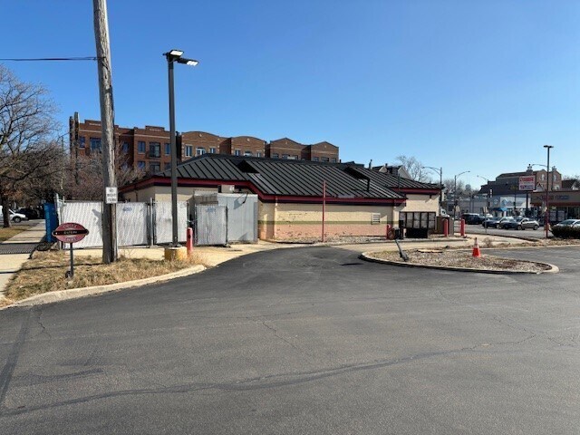 More Photos Of 3020 N Ashland Ave, Chicago Restaurant For Sale