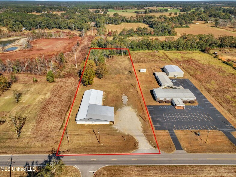 More Photos Of 6238 MS-198, Lucedale Specialty For Sale